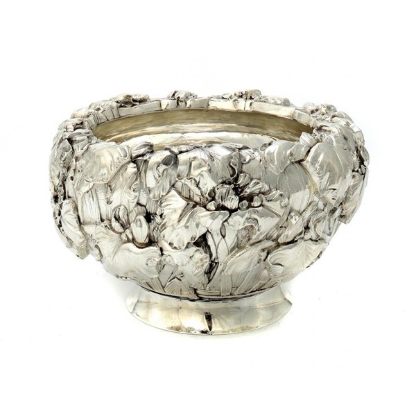 A JAPANESE SILVER OVOID BOWL Image